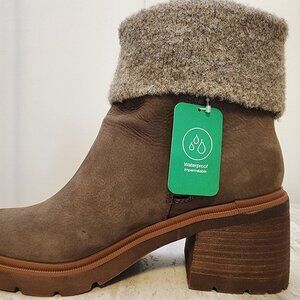 Earth Womens Gresa Waterproof Medium Natural Leather Block Heel from Macy’s C013